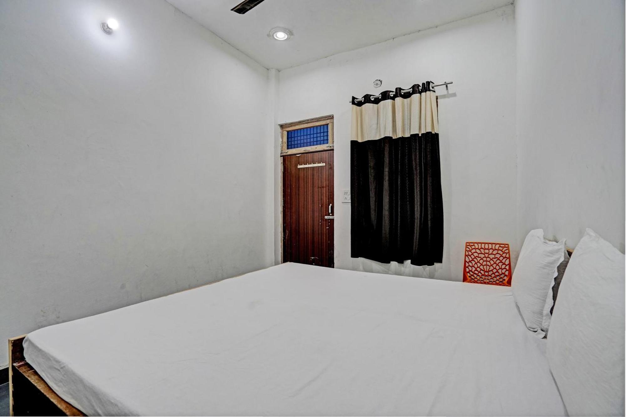 Oyo Double Ss Hotel Hathras Ngoại thất bức ảnh