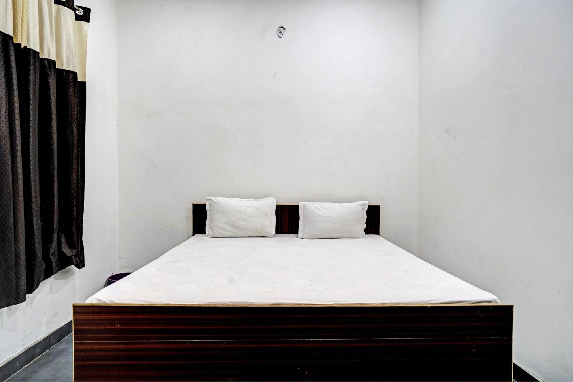 Oyo Double Ss Hotel Hathras Ngoại thất bức ảnh