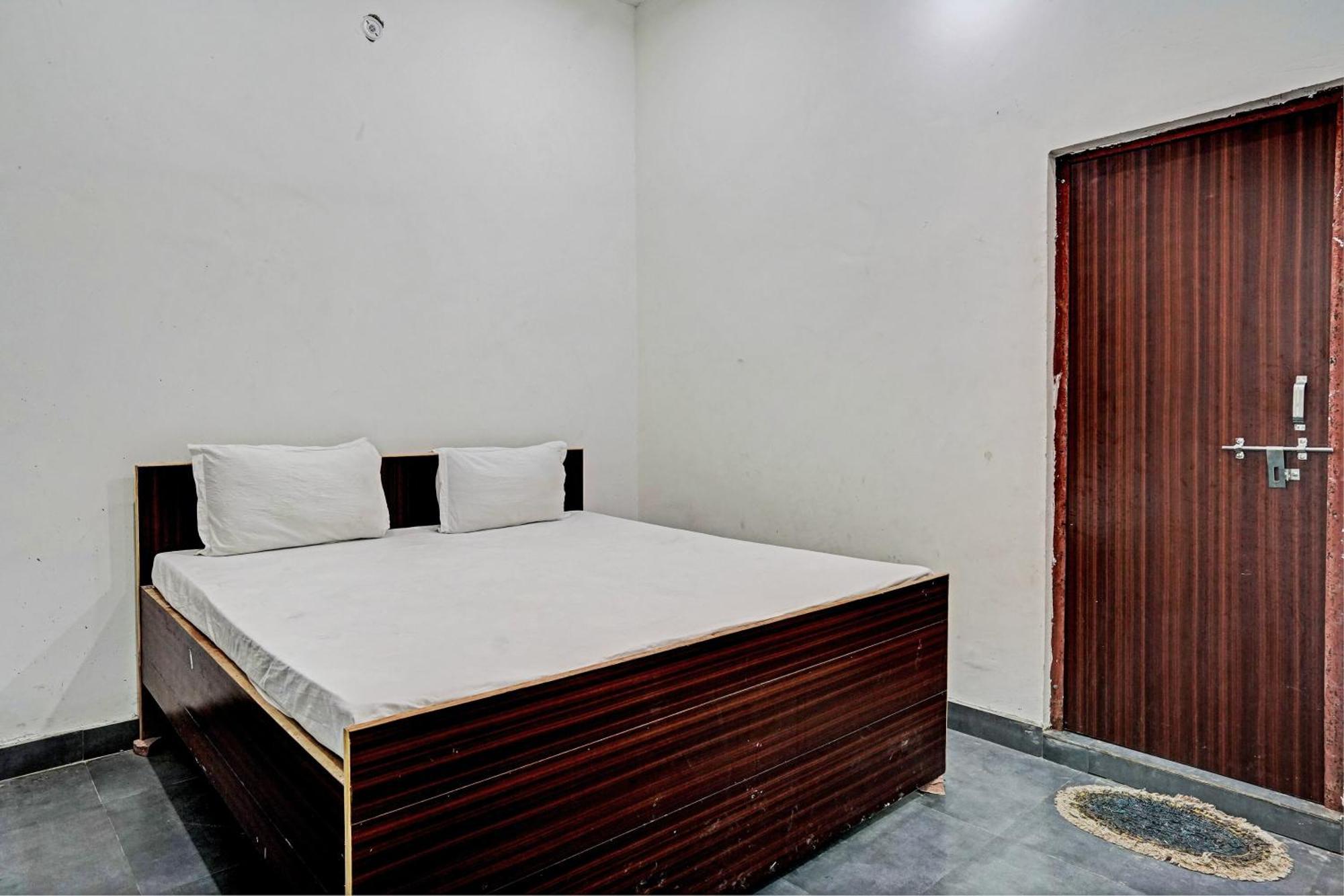 Oyo Double Ss Hotel Hathras Ngoại thất bức ảnh