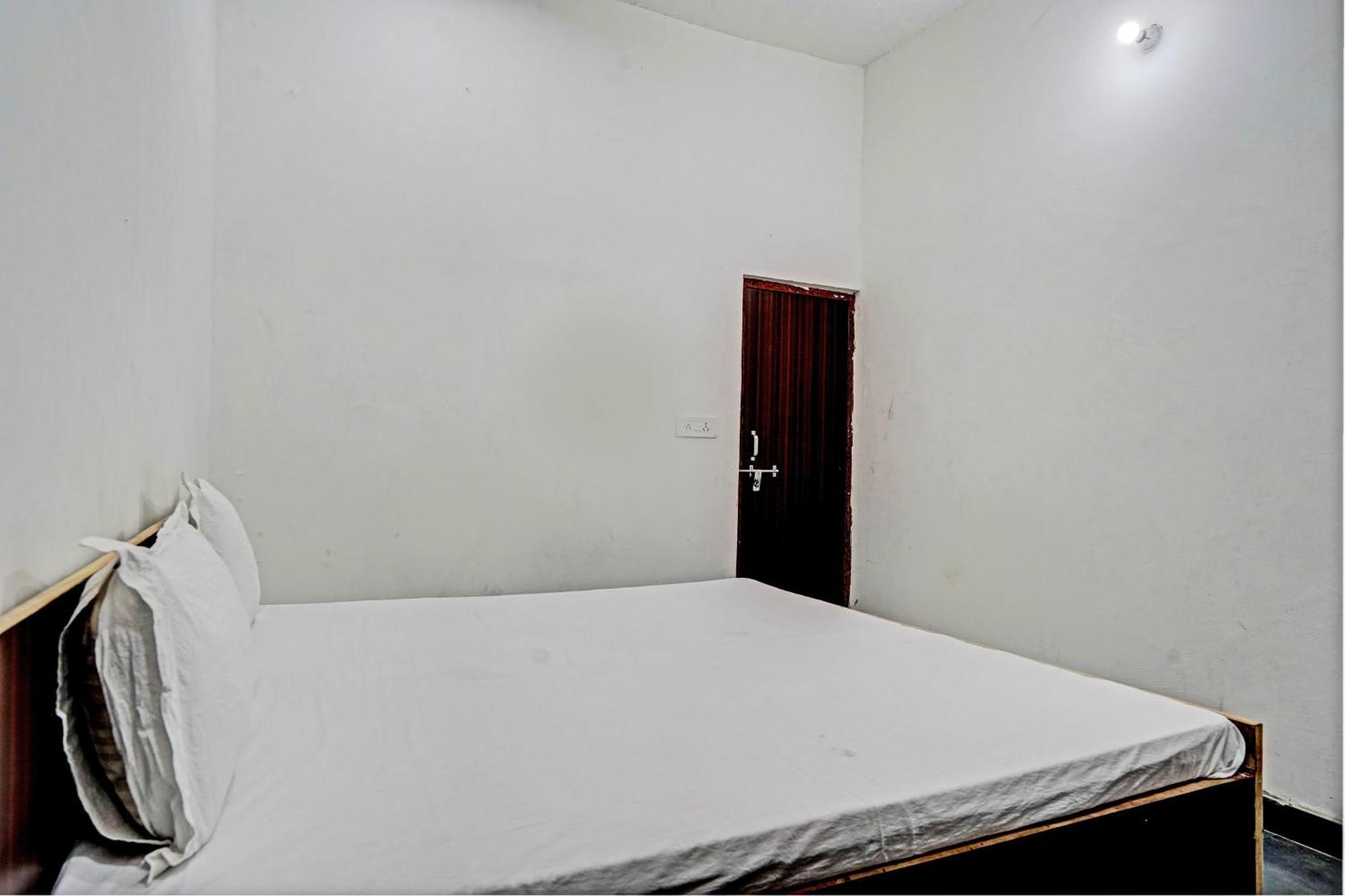 Oyo Double Ss Hotel Hathras Ngoại thất bức ảnh