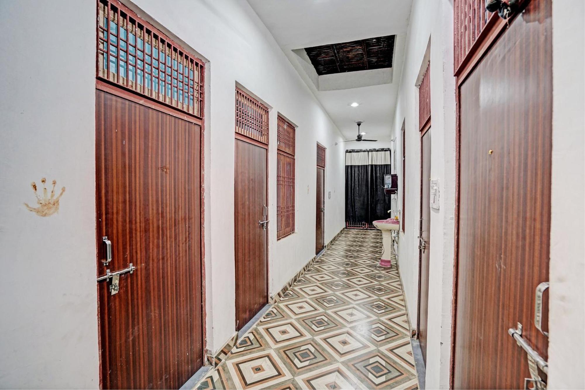 Oyo Double Ss Hotel Hathras Ngoại thất bức ảnh