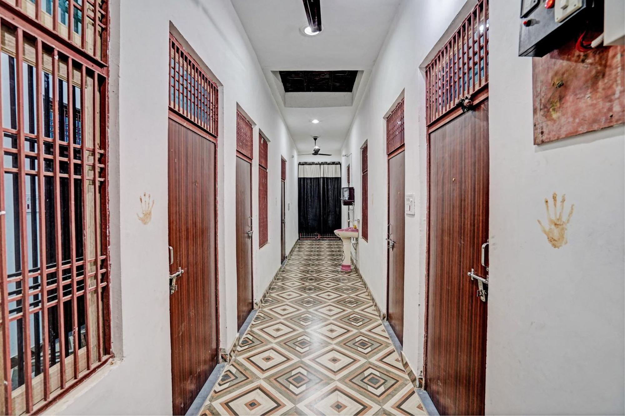 Oyo Double Ss Hotel Hathras Ngoại thất bức ảnh